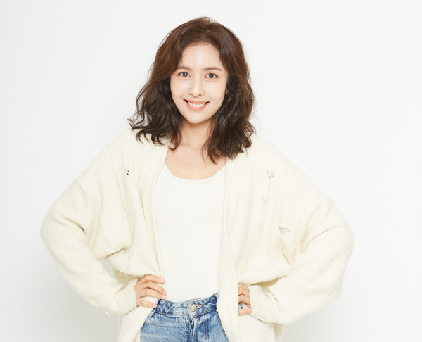 2025 춘천영화제 개막식 사회자 배우 김혜나  