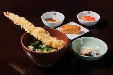 비오토피아 레스토랑 ‘왕새우튀김우동 세트’  