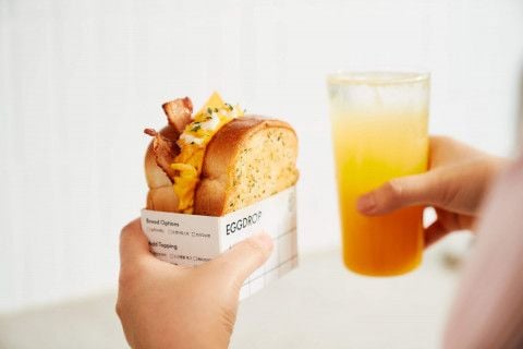 에그드랍(EGGDROP) 갈릭 베이컨 치즈 샌드위치(© 주식회사 에그드랍) 