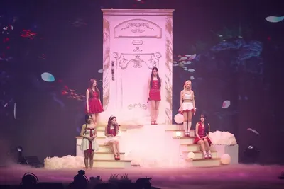 스테이씨, 단독 콘서트 'STAY TUNED' 서울 공연 성료! 두 번째 월드투어 본격 시작