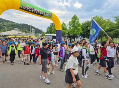 '제18회 홍천강변 걷기축제' 개최! "역대 최대 참여자 모여"