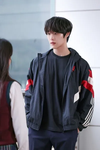 CIX 현석, 티빙 숏폼 드라마 ‘나, 나 그리고 나’ 주인공 활약…반전美 폭발