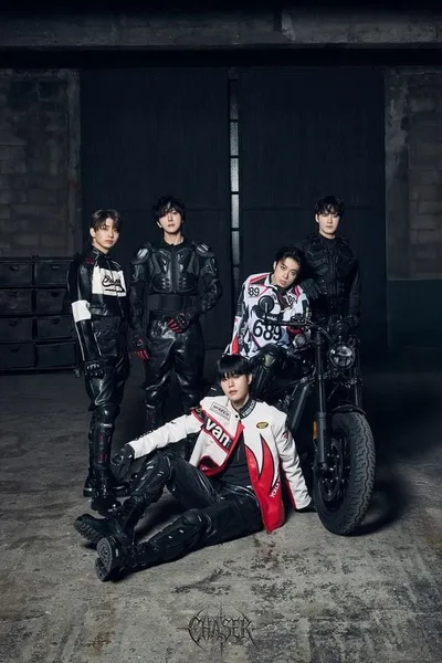 신예 보이그룹 체이서, 데뷔 앨범 ‘ROUTE 01 : BURNING POINT’ 오늘(25일) 발매!