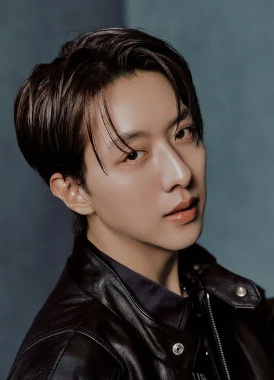 씨엔블루 이정신, 전시 오디오 도슨트 목소리 재능 기부...환경 메시지 전한다