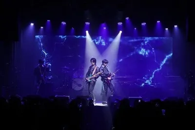 캐치더영, 단독 콘서트 ‘LIVE EVOLVE’ 성료…압도적 밴드 사운드로 완성한 청춘 에너지