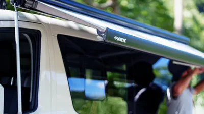 스웨덴 아웃도어 명가 도메틱, 차량 전용 벽부형 어닝 ‘BAW3000’ 출시