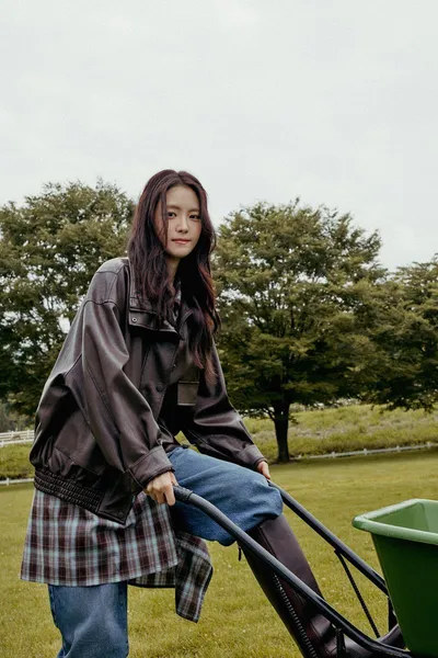배우 손나은, 제이제이지고트 26 FALL 화보 공개