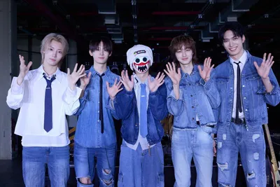 hrtz.wav (하츠웨이브), 미니 2집 'MOMENTUM' 컴백 쇼케이스 성료! 6곡 전곡 차트인 '기염'